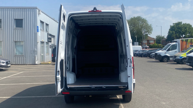 Mercedes-Benz Sprinter 315Cdi L2 Diesel Rwd 3.5t H2 Pro Van 9G-Tronic - Image 13